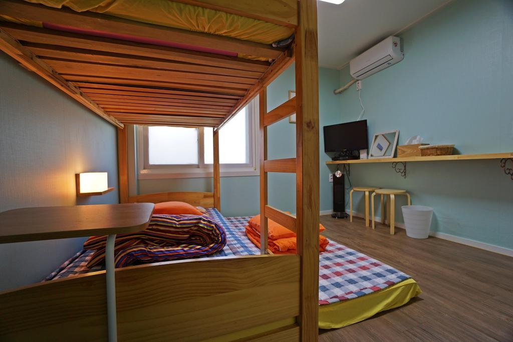 710 Guesthouse Yellow Busan Værelse billede