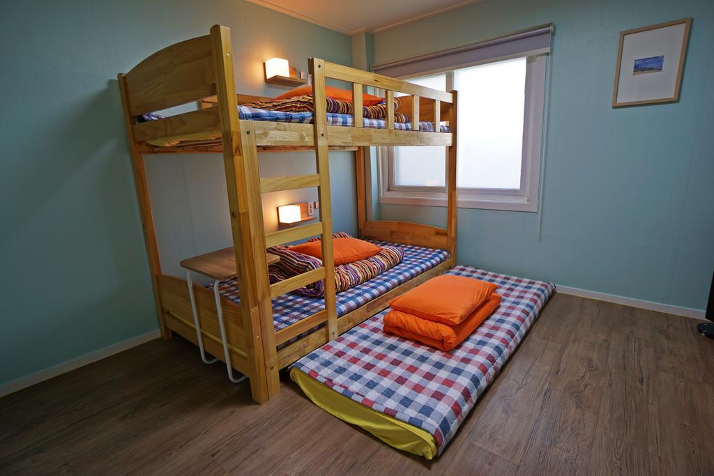 710 Guesthouse Yellow Busan Værelse billede