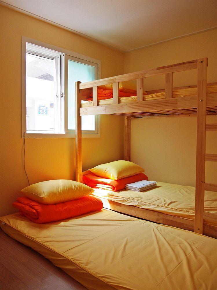 710 Guesthouse Yellow Busan Eksteriør billede