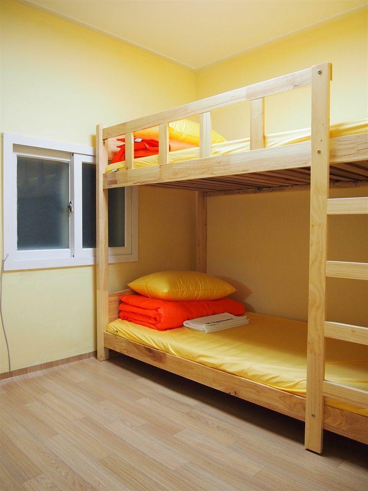 710 Guesthouse Yellow Busan Eksteriør billede