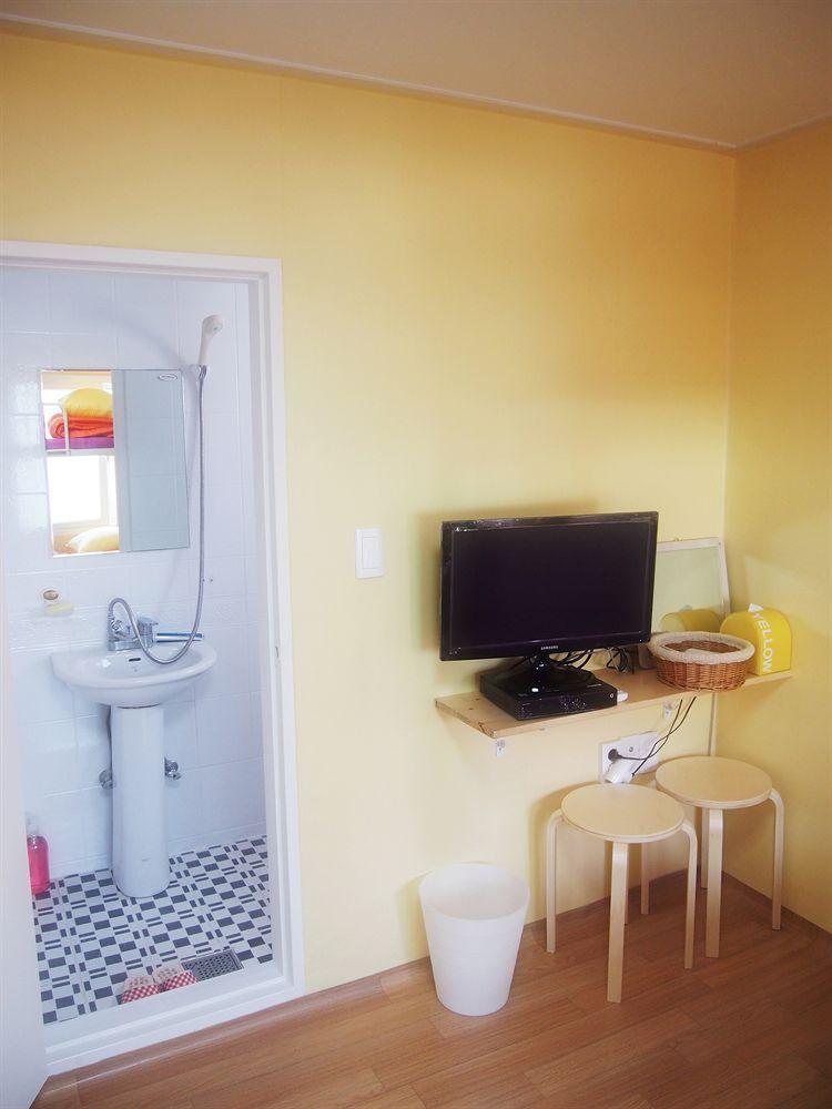 710 Guesthouse Yellow Busan Eksteriør billede